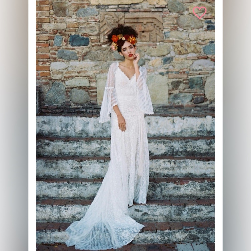 Elegant White Lace Wedding Dress